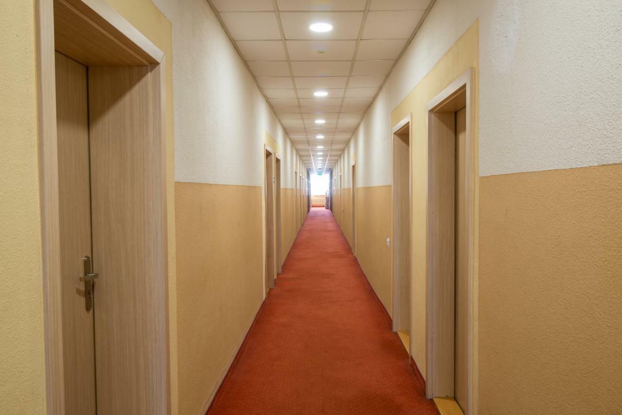 Hotel 104 Stargard Szczeciński Exteriör bild