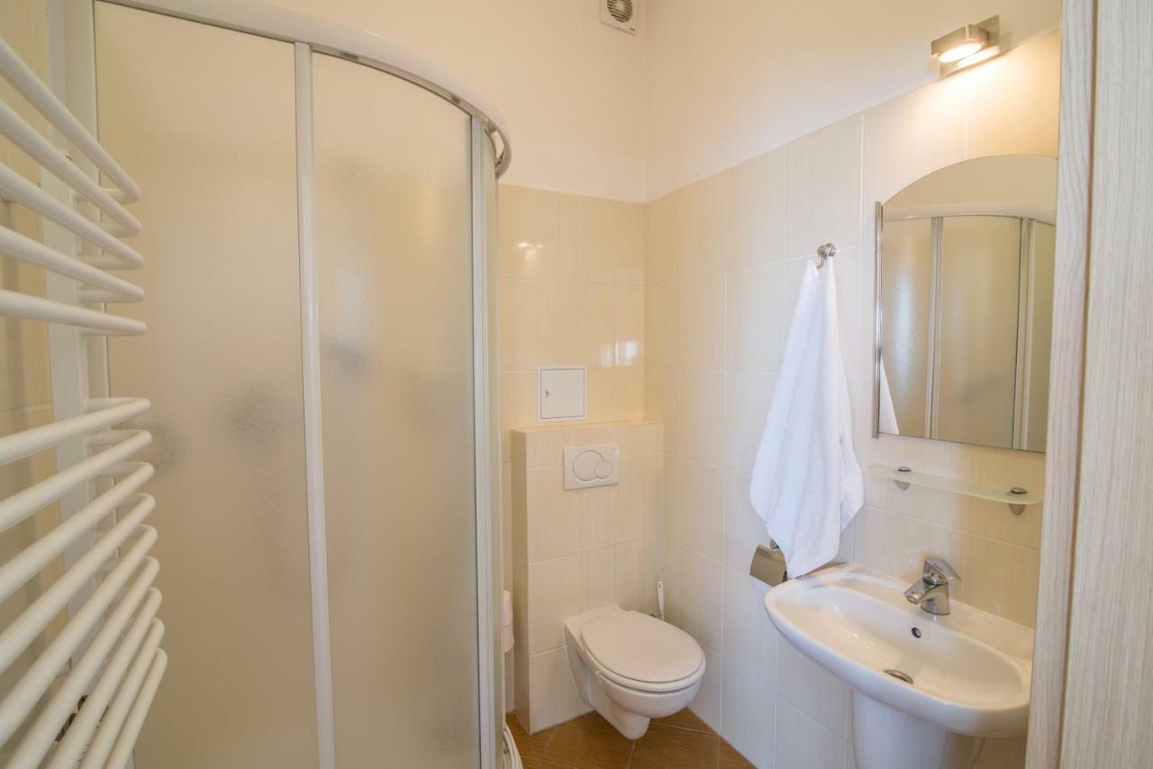 Hotel 104 Stargard Szczeciński Exteriör bild